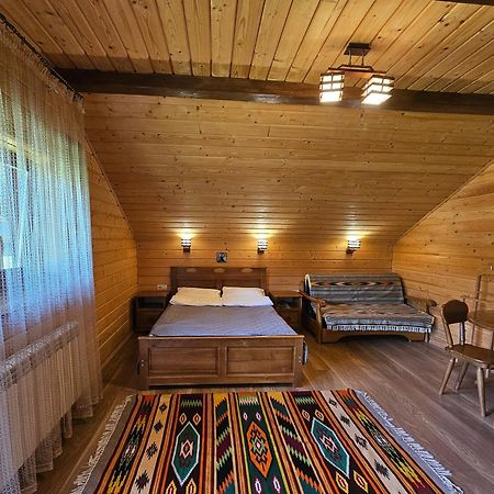 Guesthouse Kolo Druziv 타타리브 외부 사진