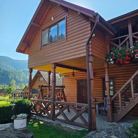Guesthouse Kolo Druziv 타타리브 외부 사진