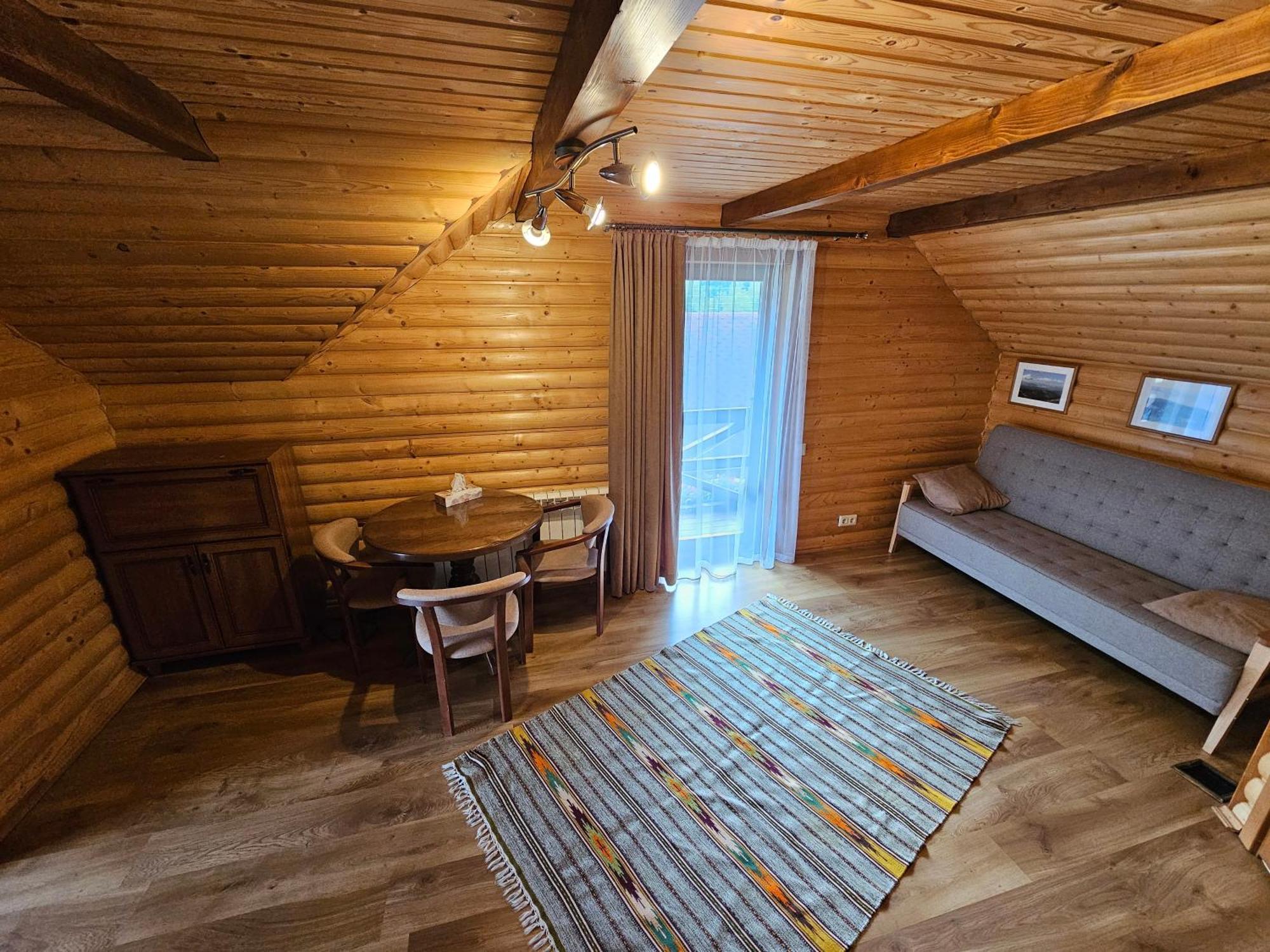 Guesthouse Kolo Druziv 타타리브 외부 사진