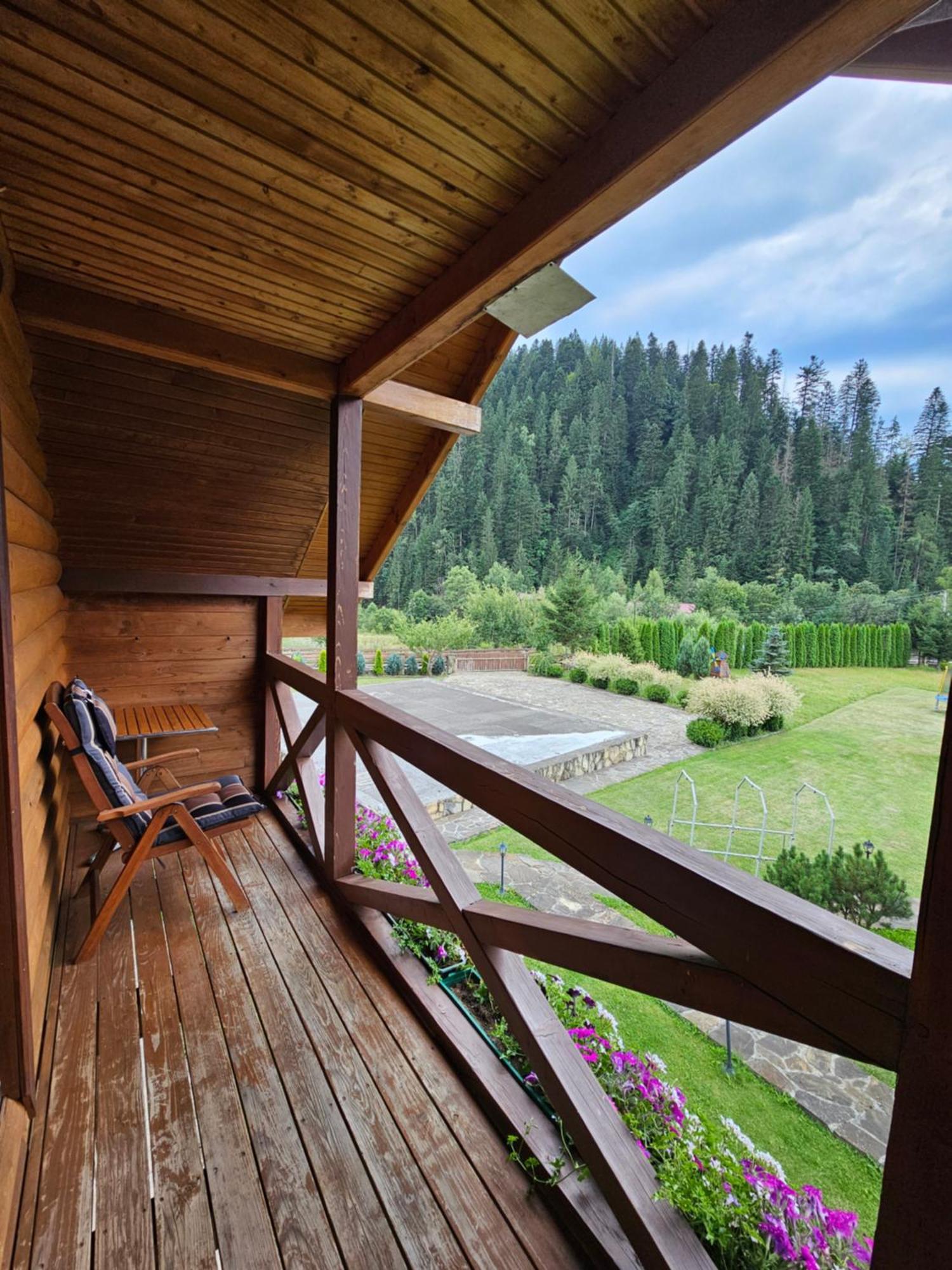Guesthouse Kolo Druziv 타타리브 외부 사진
