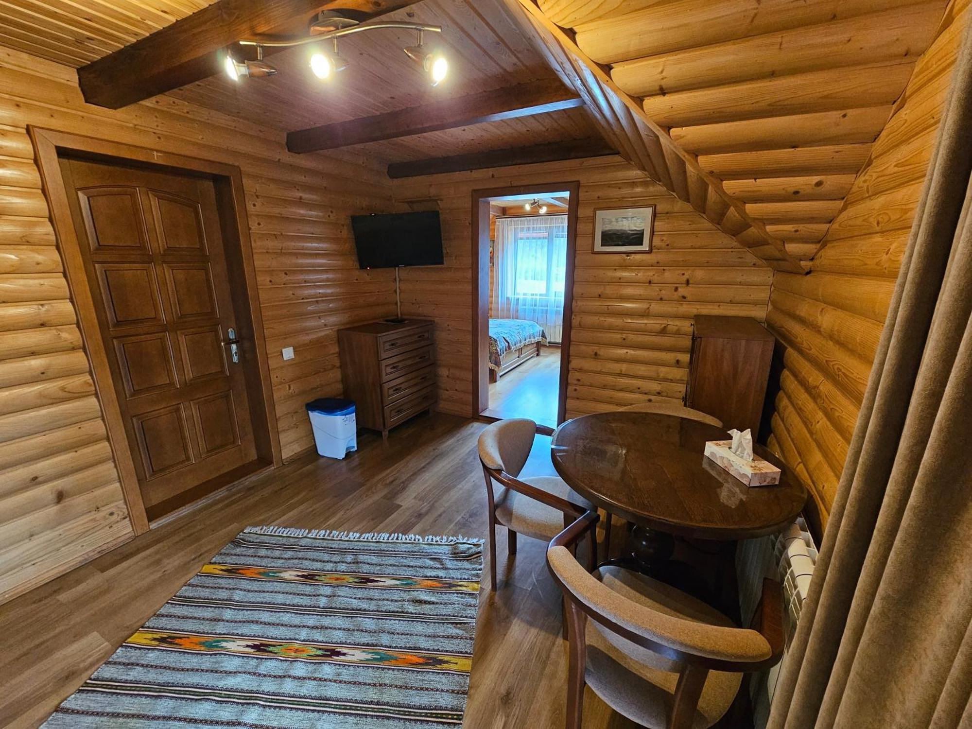 Guesthouse Kolo Druziv 타타리브 외부 사진