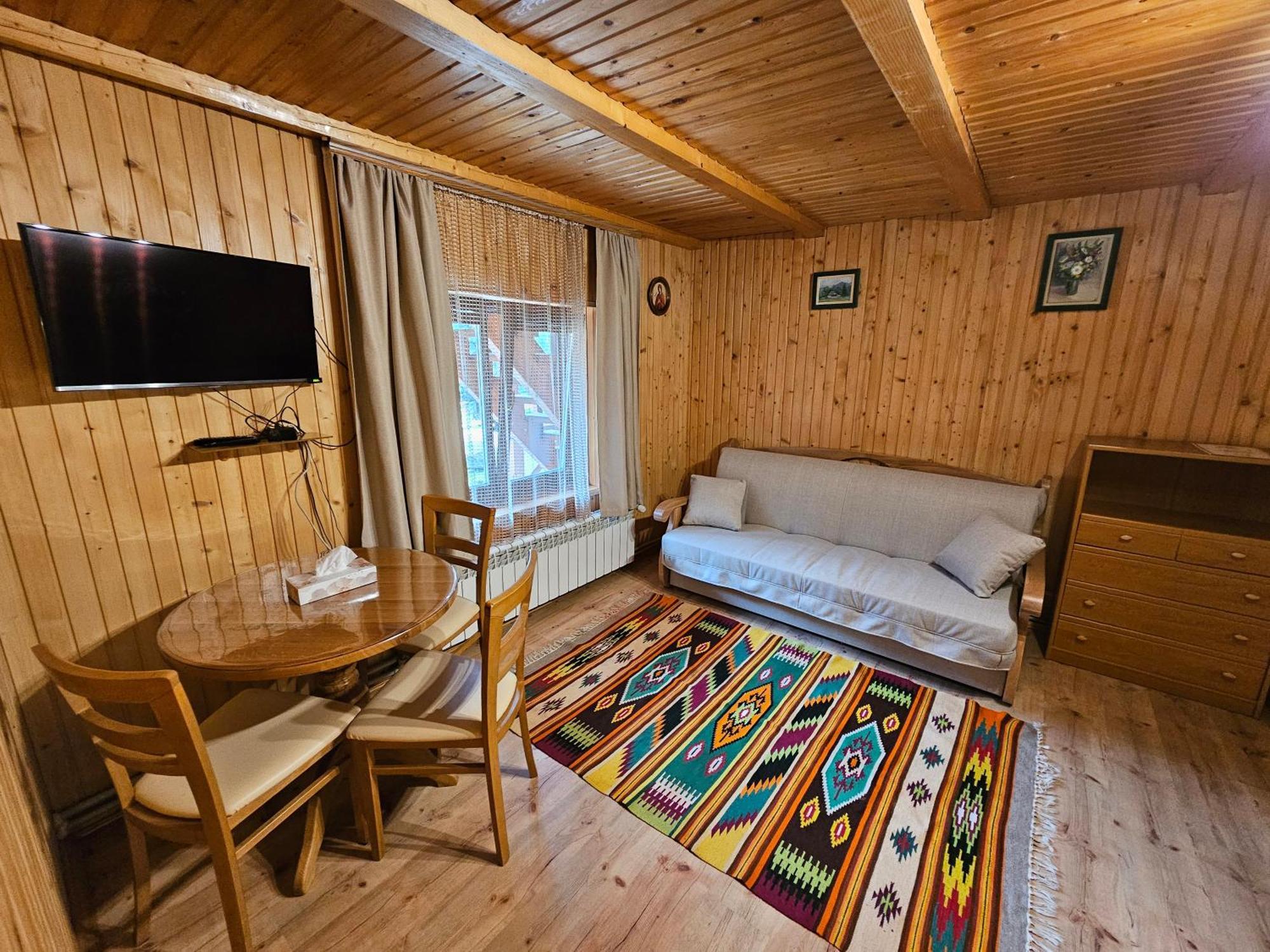 Guesthouse Kolo Druziv 타타리브 외부 사진