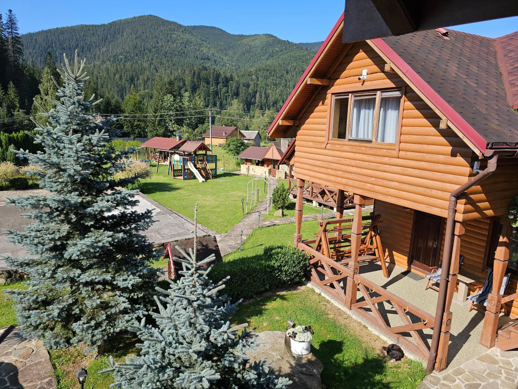 Guesthouse Kolo Druziv 타타리브 외부 사진