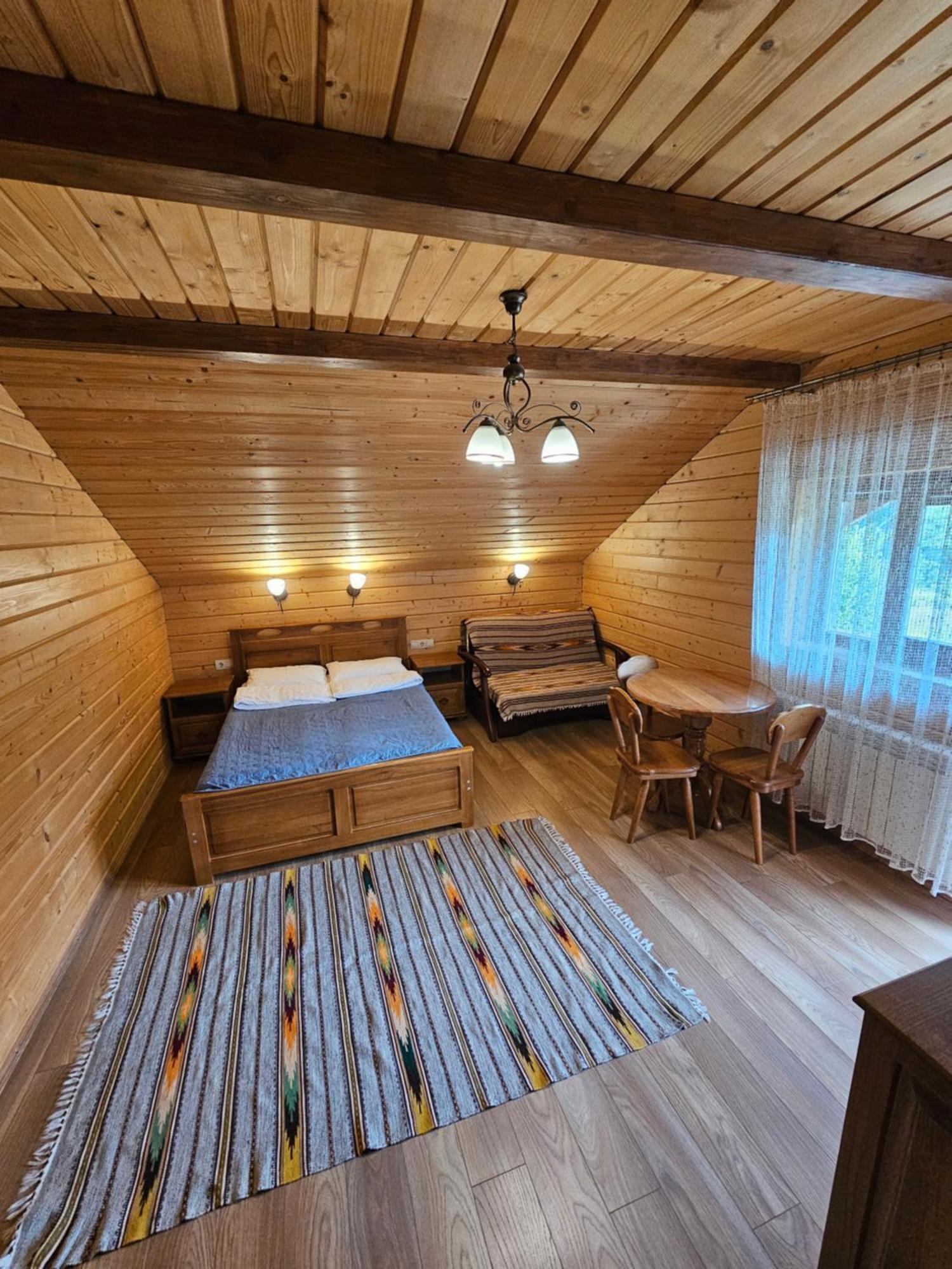 Guesthouse Kolo Druziv 타타리브 외부 사진