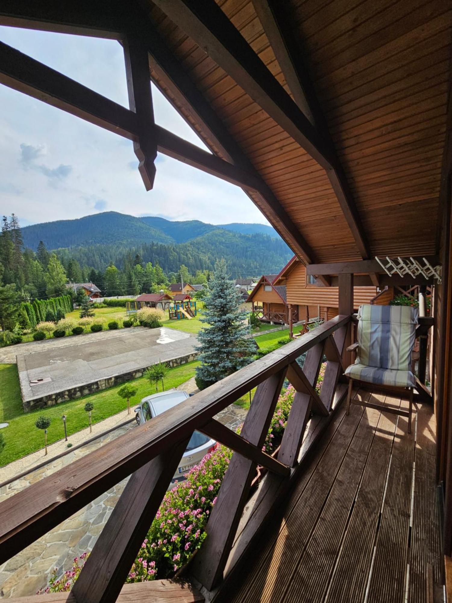Guesthouse Kolo Druziv 타타리브 외부 사진