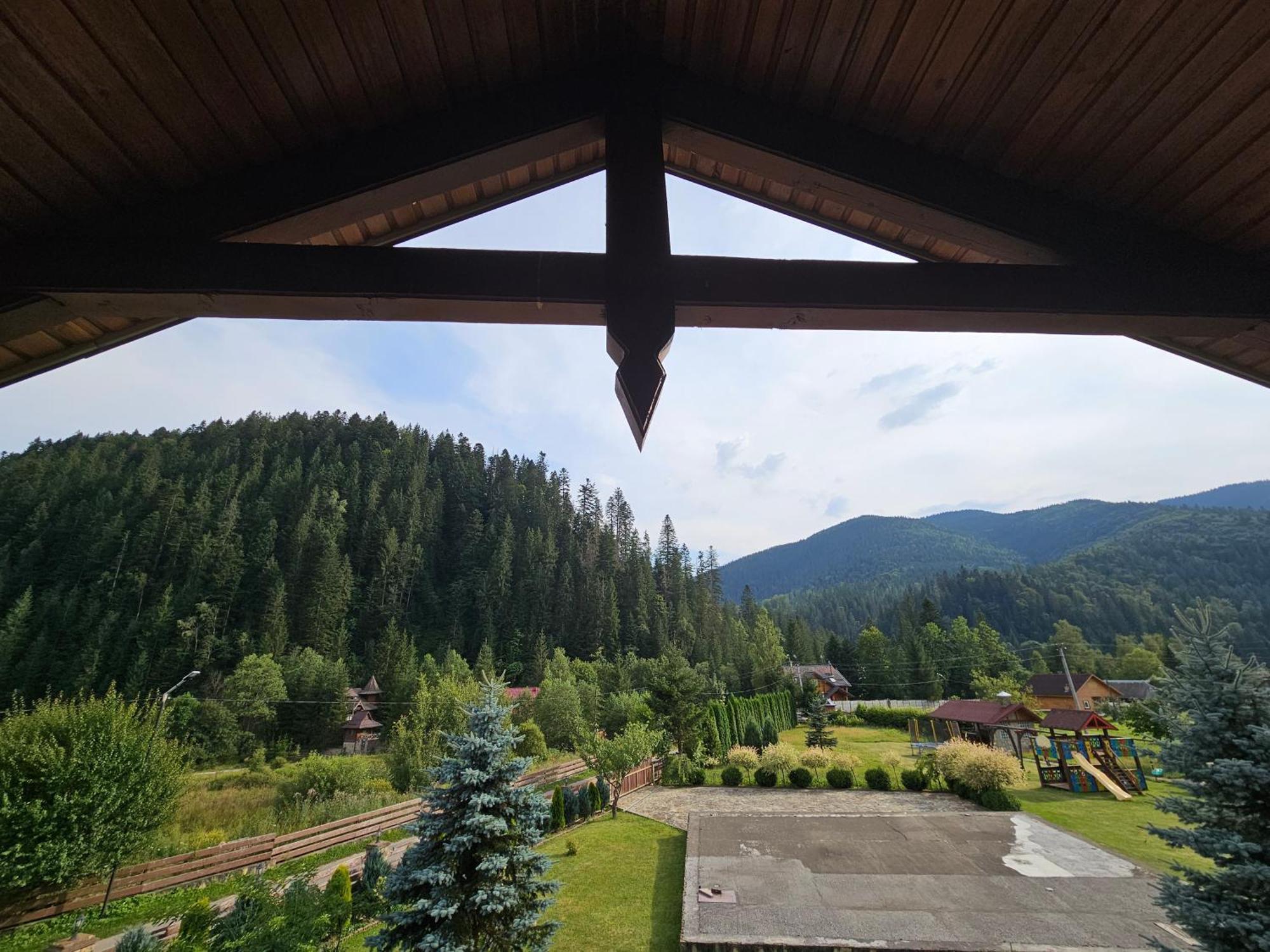 Guesthouse Kolo Druziv 타타리브 외부 사진